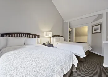Sea Rose Suites hotel thumbnail 8