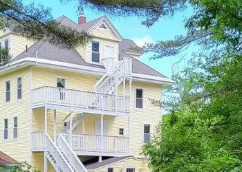 Lakeview Inn hotel thumbnail 3