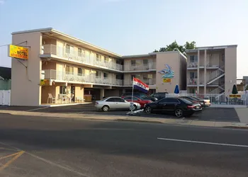 Bay Breeze Motel hotel thumbnail 2
