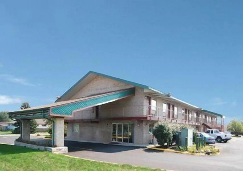 Econo Lodge Columbus West hotel detail image 2