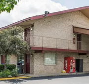 Econo Lodge Columbus West hotel detail image 3