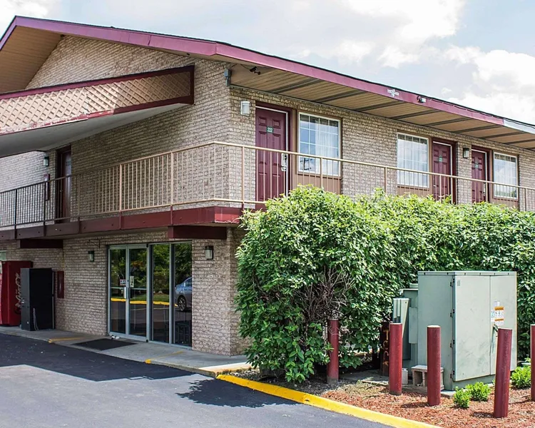 Econo Lodge Columbus West hotel detail image 6