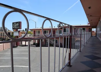 Capri Motel hotel thumbnail 2