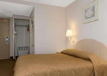 Rodeway Inn Annapolis hotel thumbnail 6