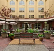 Harrison Lake Hotel hotel detail image 4