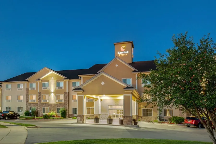 Comfort Suites Johnson Creek Conference Center hotel detail image 6