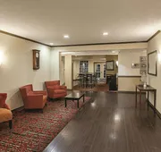 La Quinta Inn & Suites by Wyndham Davis hotel detail image 3