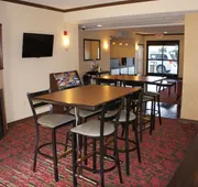 La Quinta Inn & Suites by Wyndham Davis hotel detail image 7