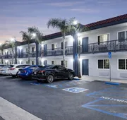 Express Inn & Suites hotel detail image 7