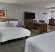Hampton Inn & Suites by Hilton Montreal-Dorval hotel detail image 7