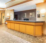 La Quinta Inn & Suites by Wyndham Portland Airport hotel detail image 5