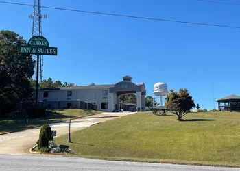 Garden Inn & Suites hotel thumbnail 3