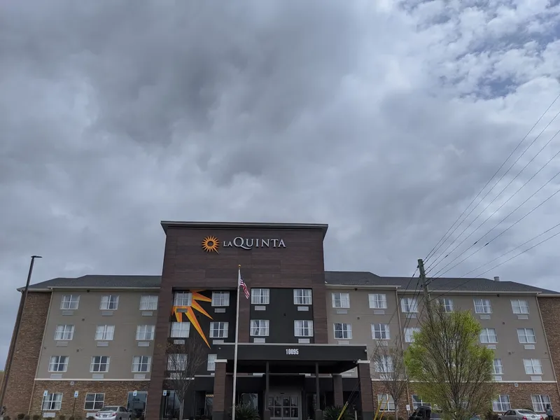La Quinta Inn & Suites by Wyndham Montgomery hotel detail image 2