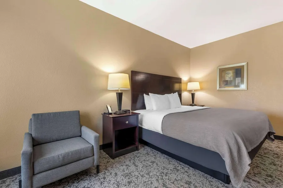 Quality Inn & Suites Groesbeck North hotel detail image 6