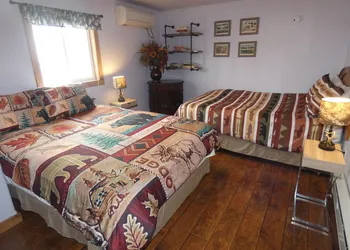 Yellowstone Motel - Adults Only hotel thumbnail 3