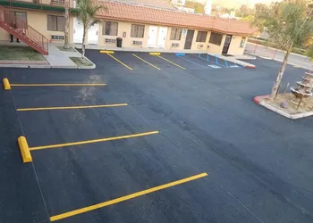 Tiffany Inn Corona hotel thumbnail 3