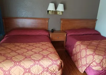 Tiffany Inn Corona hotel thumbnail 4