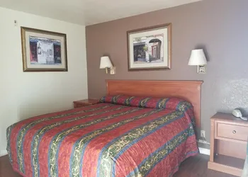 Tiffany Inn Corona hotel thumbnail 5