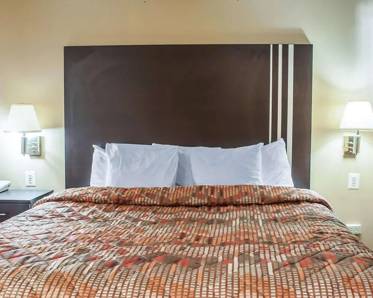 Amherst Inn & Suites hotel detail image 2