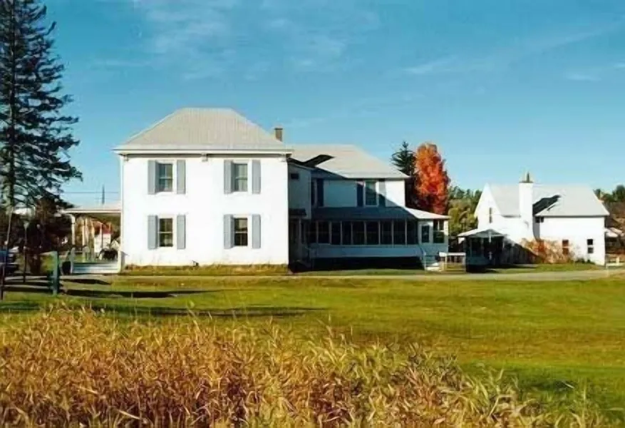 Spruce Lodge Bed & Breakfast & Guest Cottage hotel detail image 2