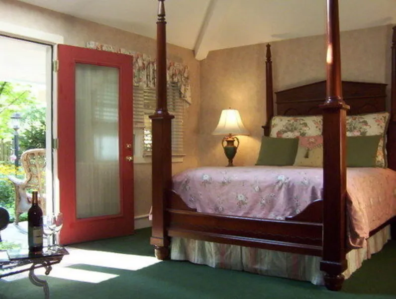 Hidden Garden Cottages & Suites hotel detail image 6