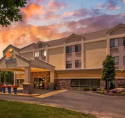Comfort Inn & Suites Kansas City - Northeast hotel detail image 3