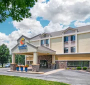 Comfort Inn & Suites Kansas City - Northeast hotel detail image 4