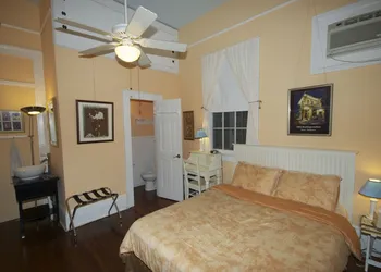 The Burgundy Bed and Breakfast hotel thumbnail 8