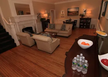 Anchor Inn Beach House hotel thumbnail 2