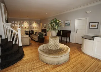 Anchor Inn Beach House hotel thumbnail 3