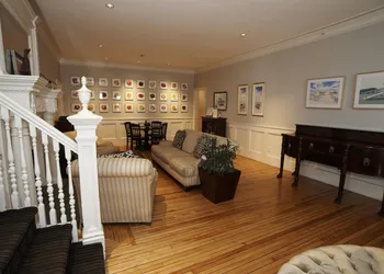 Anchor Inn Beach House hotel thumbnail 5