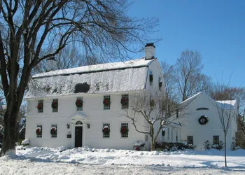 The Connecticut River Valley Inn hotel thumbnail 2