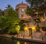 Hotel Indigo San Antonio Riverwalk by IHG hotel detail image 3
