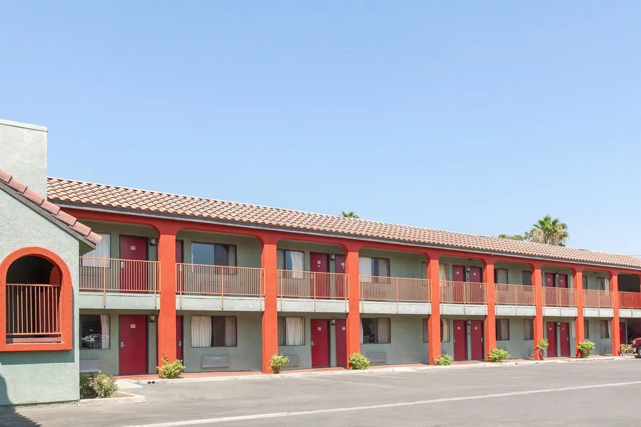 Americas Best Value Inn & Suites Bakersfield Central hotel detail image 2