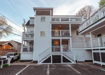 Eagle House Motel hotel thumbnail 3