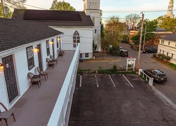 Eagle House Motel hotel thumbnail 4