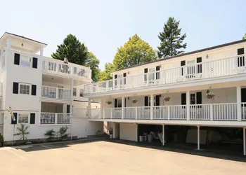 Eagle House Motel hotel thumbnail 6