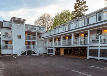Eagle House Motel hotel thumbnail 7