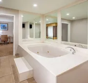 Baymont by Wyndham Grand Rapids Airport hotel detail image 4