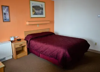 Budget Host Inn Iron Mountain hotel thumbnail 8