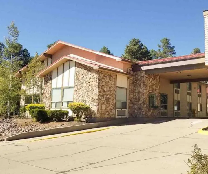 Pinetop Studio Suites hotel detail image 6