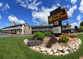 St. Ignace Budget Host Inn hotel thumbnail 2