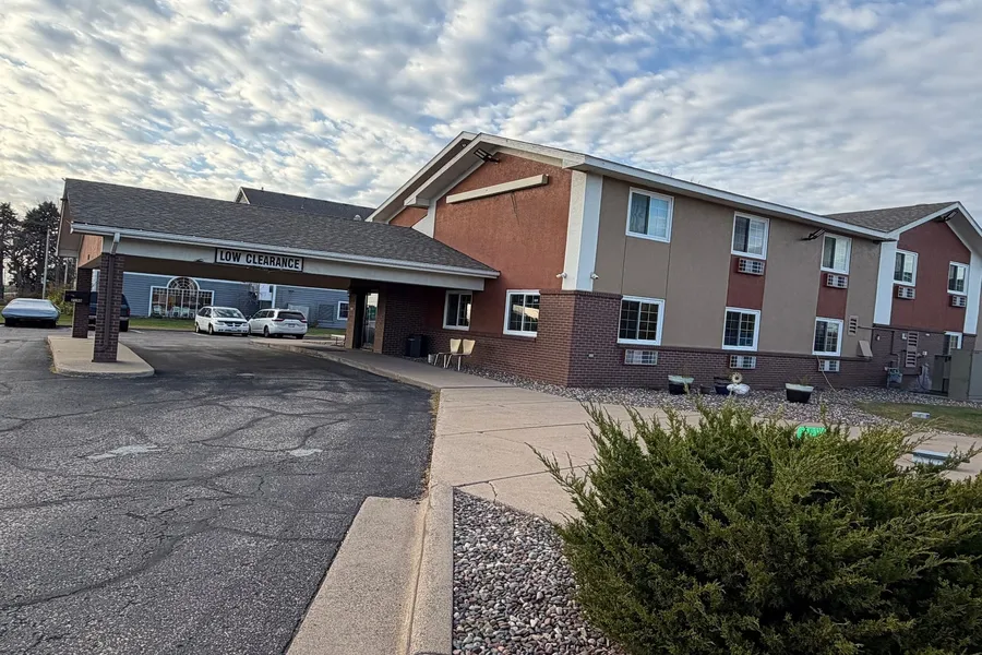 Coratel Inn and Suites by Jasper Stillwater hotel detail image 2