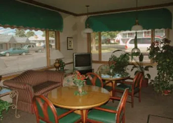 Lakeview Inn hotel thumbnail 5