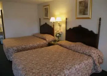 Lakeview Inn hotel thumbnail 6