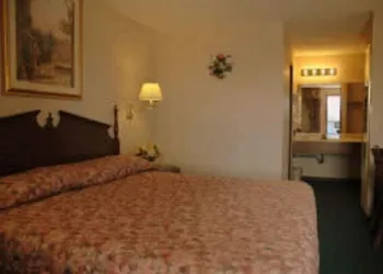 Lakeview Inn hotel thumbnail 7