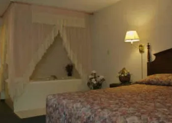 Lakeview Inn hotel thumbnail 8