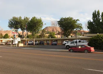Rainbow Motel hotel thumbnail 4