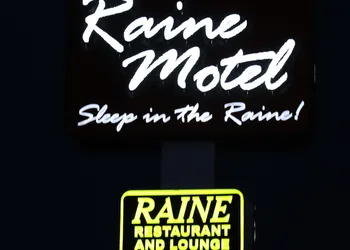 Raine Motel hotel thumbnail 3