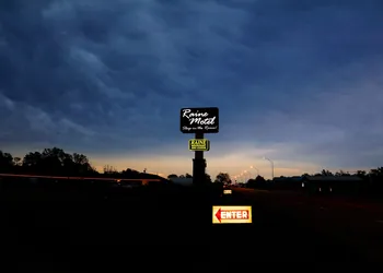 Raine Motel hotel thumbnail 5